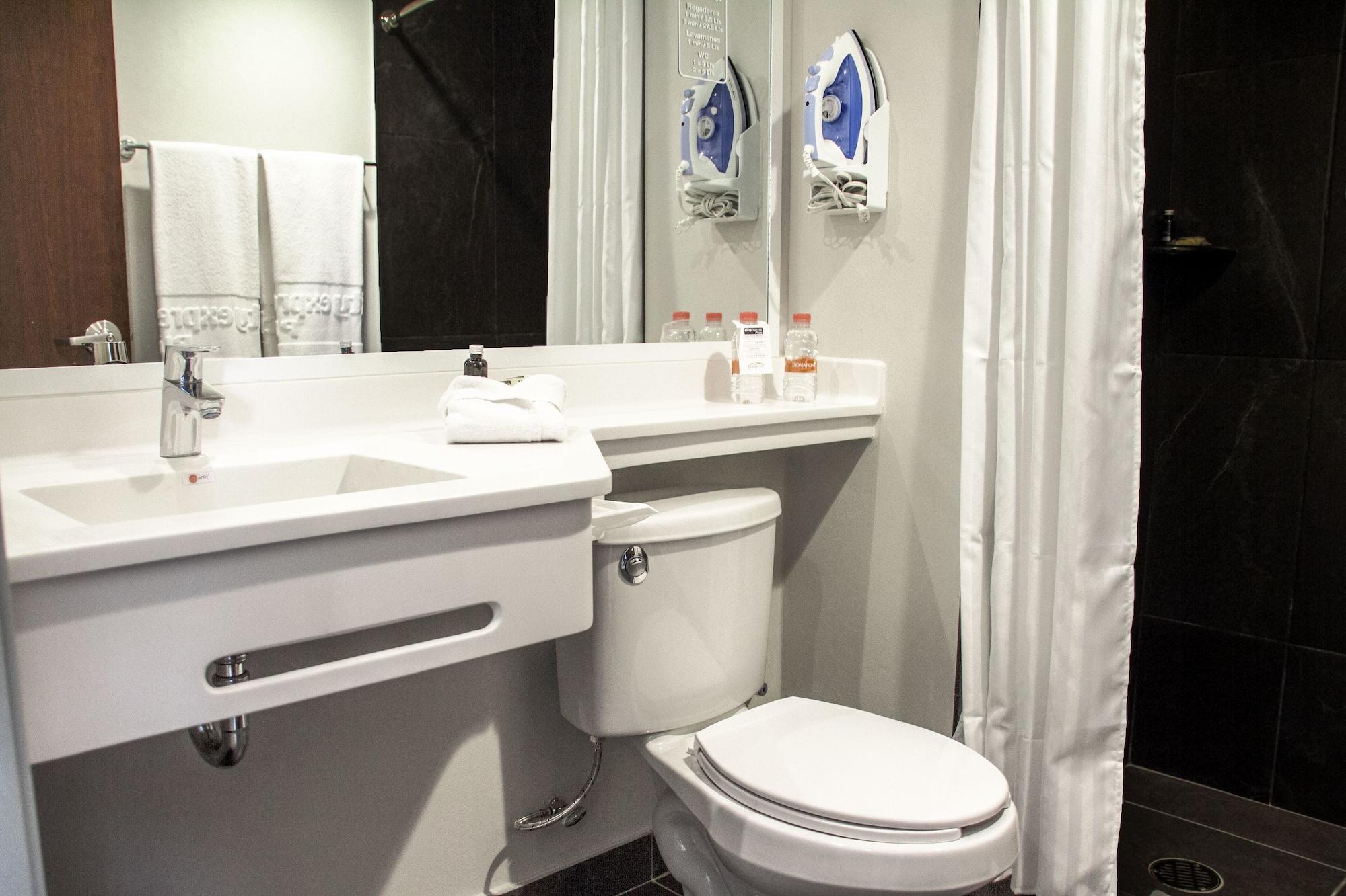 Hotel Express By Marriott Galerias 4*