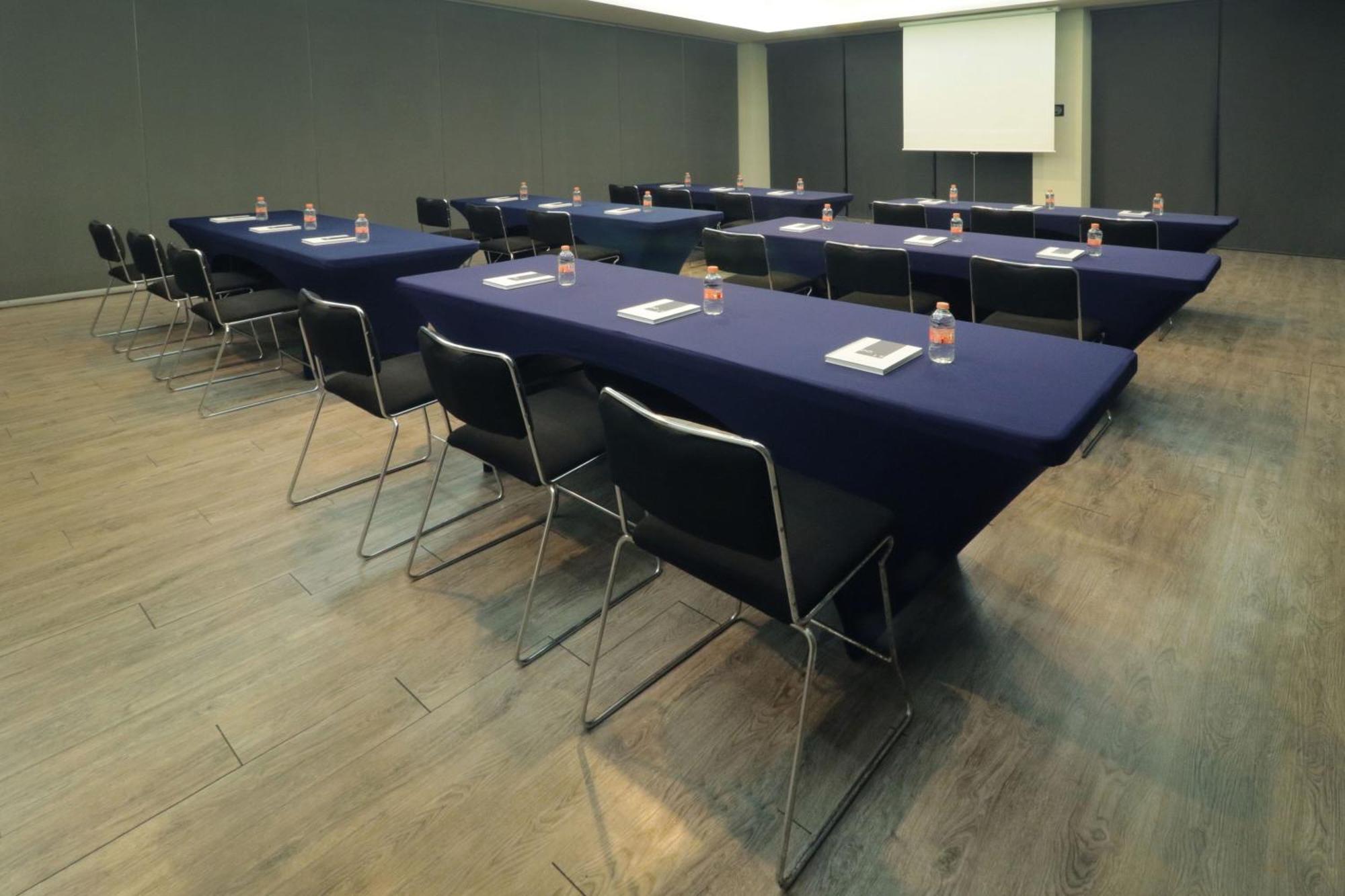 Express By Marriott Galerias Hotel