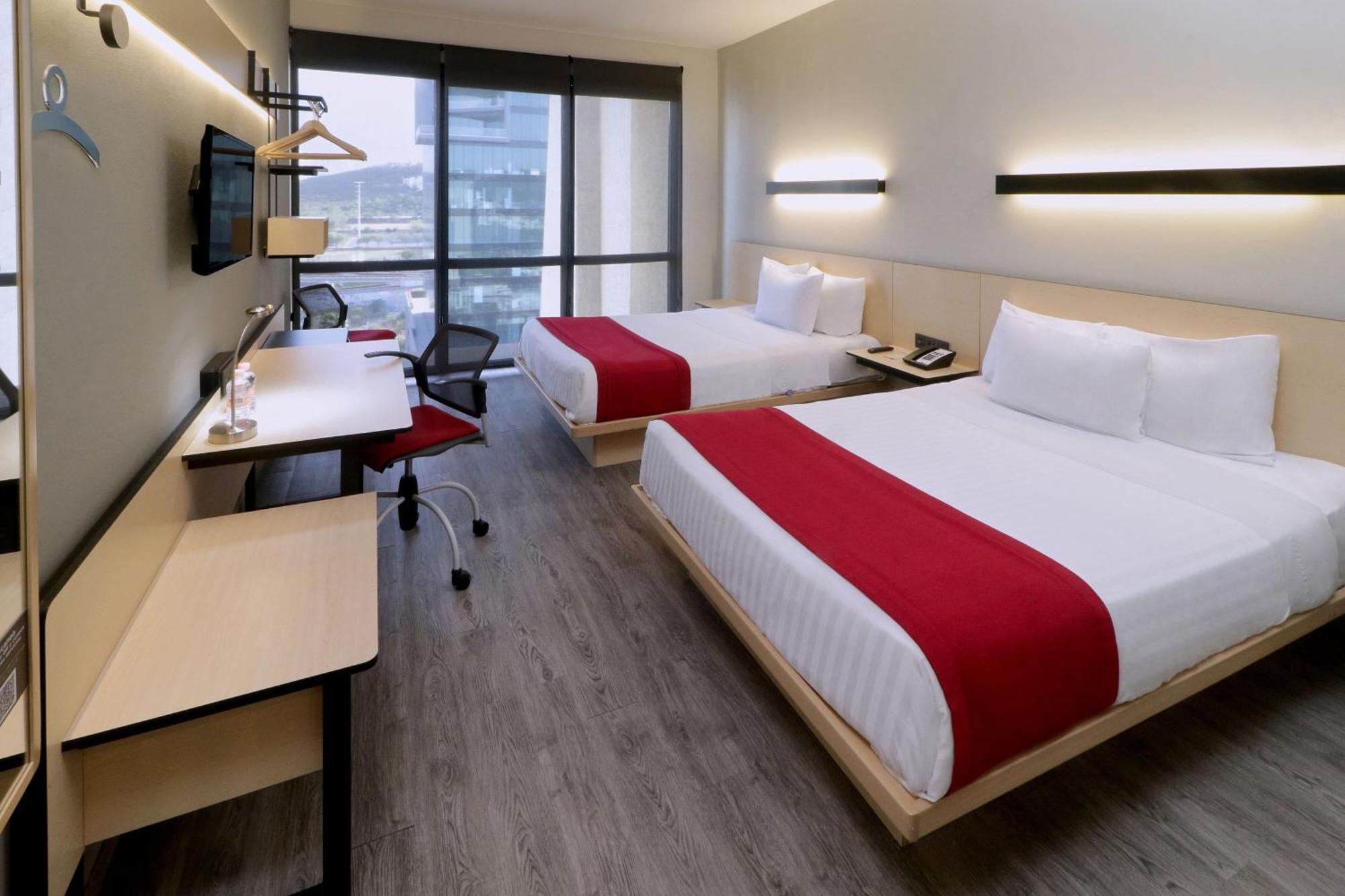 Express By Marriott Galerias Hotel 4*